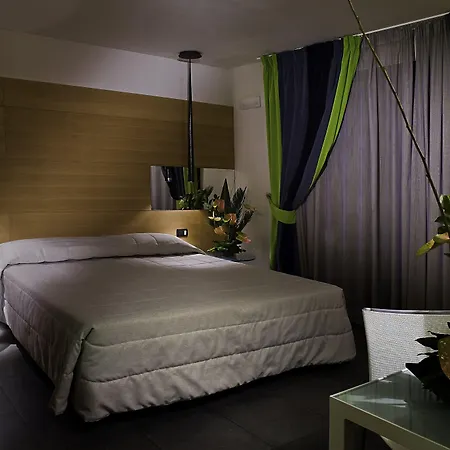 Hotel Zone