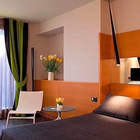 Hotel Zone 4*