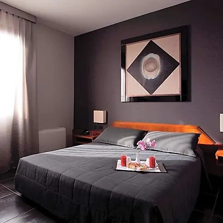 Zone Hotel 4*