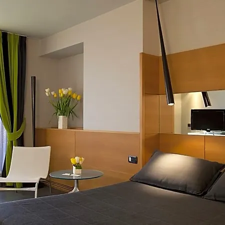 Hotel Zone