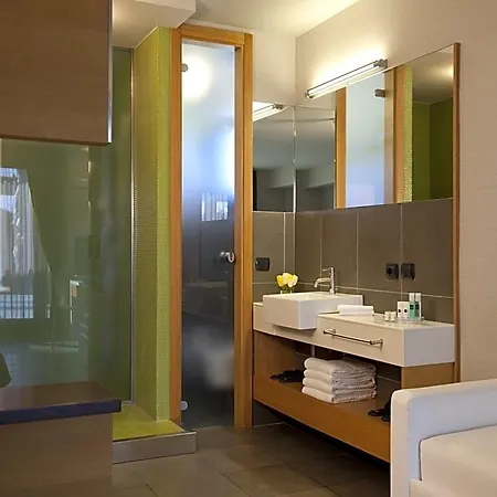 Hotel Zone 4*