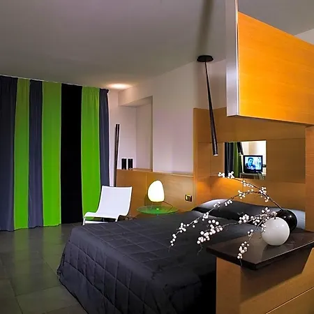 Zone Hotel 4*
