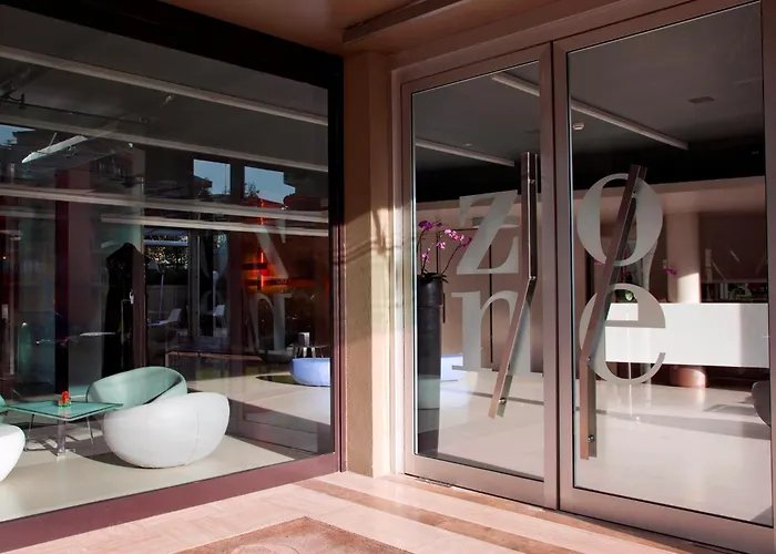 Zone Ξενοδοχείο 4*